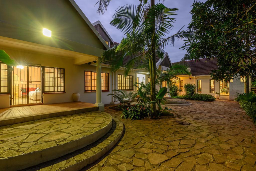 Zesty Guesthouse Port Edward Esterno foto