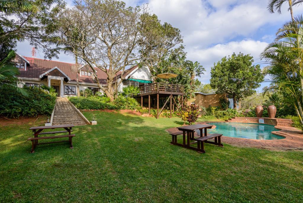 Zesty Guesthouse Port Edward Esterno foto