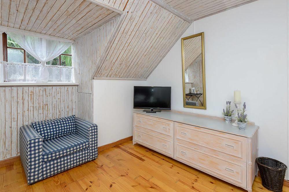 Zesty Guesthouse Port Edward Esterno foto