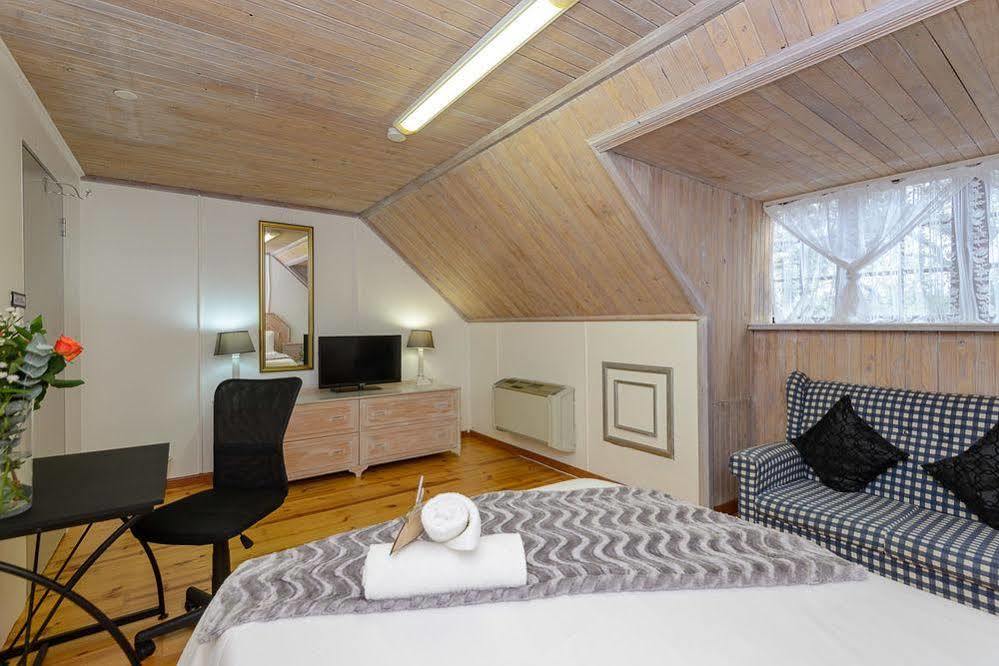 Zesty Guesthouse Port Edward Esterno foto