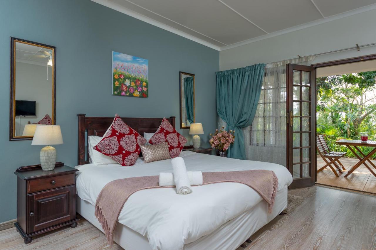 Zesty Guesthouse Port Edward Esterno foto