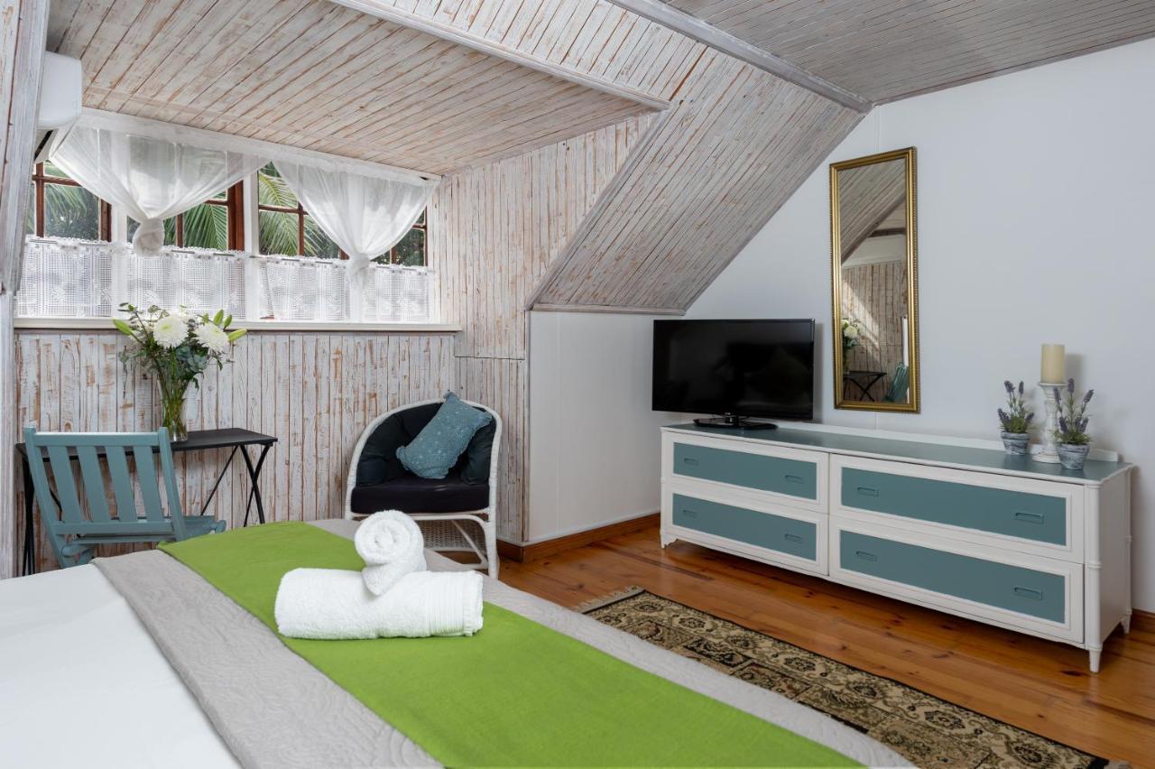 Zesty Guesthouse Port Edward Esterno foto