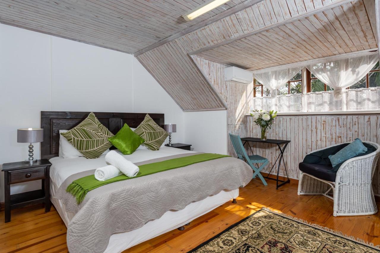 Zesty Guesthouse Port Edward Esterno foto