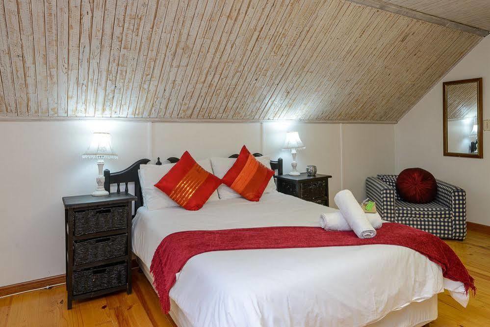 Zesty Guesthouse Port Edward Esterno foto