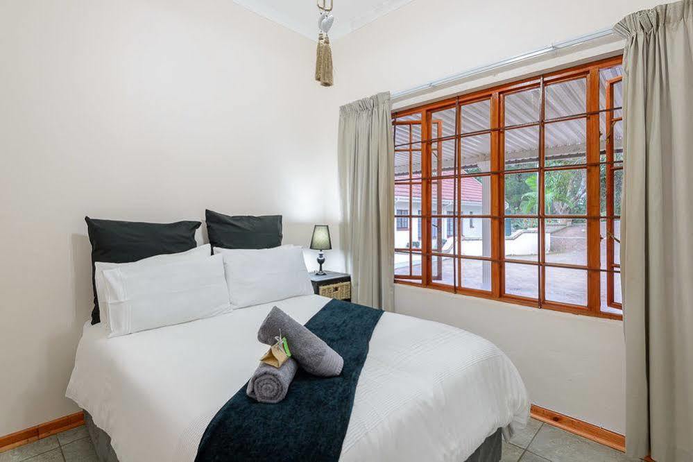 Zesty Guesthouse Port Edward Esterno foto